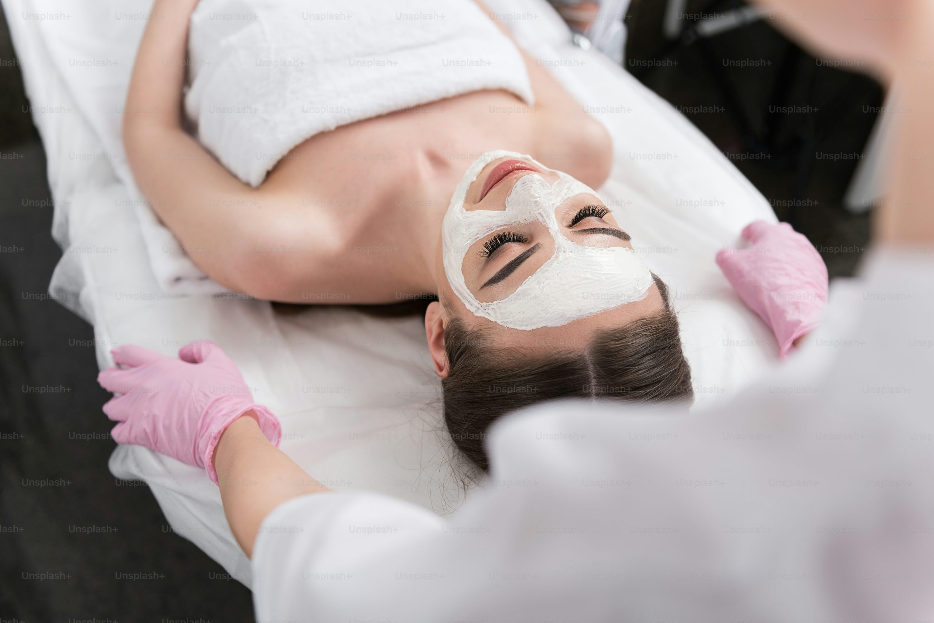 Icon representing beauty services